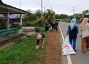 Gotong Royong “Jumat Bersih” di Desa Mislak, Pererat Kebersamaan dan Dukung Program GERMAS