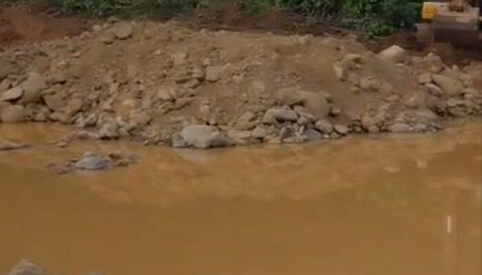 Dirkrimsus Polda Sulut Diminta Turlap, Dugaan Aktivitas PETI Gunakan Alat Berat di Huntuk Bebas Beroperasi