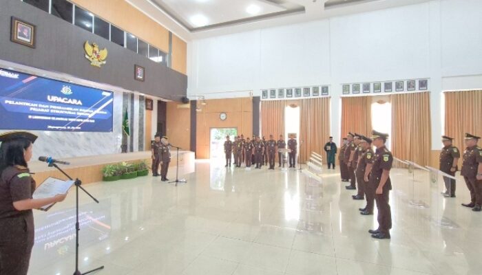 Kajati Kepri Lantik Pejabat Eselon IV Baru di Lingkungan Kejati Kepri. • Kejati Kepri Perkuat Tata Kelola dan Pengawasan Lewat Pelantikan Pejabat Baru