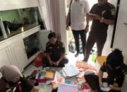 Kejaksaan Wonosobo, Geledah Rumah Pendamping PKH menemukan Ribuan Kepingan ATM PKH Serta Beberapa BPKB Kendaraan sebagai Barang Bukti