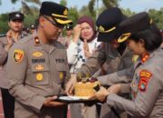 HUT Polwan ke-78, Kapolres Bangka Barat Beri Kejutan Kue dan Cokelat